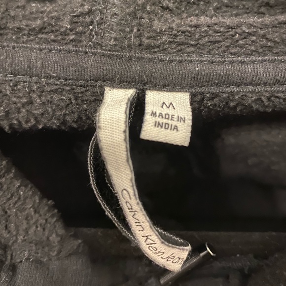 Calvin Klein Cropped Sweater - Picture 2 of 2